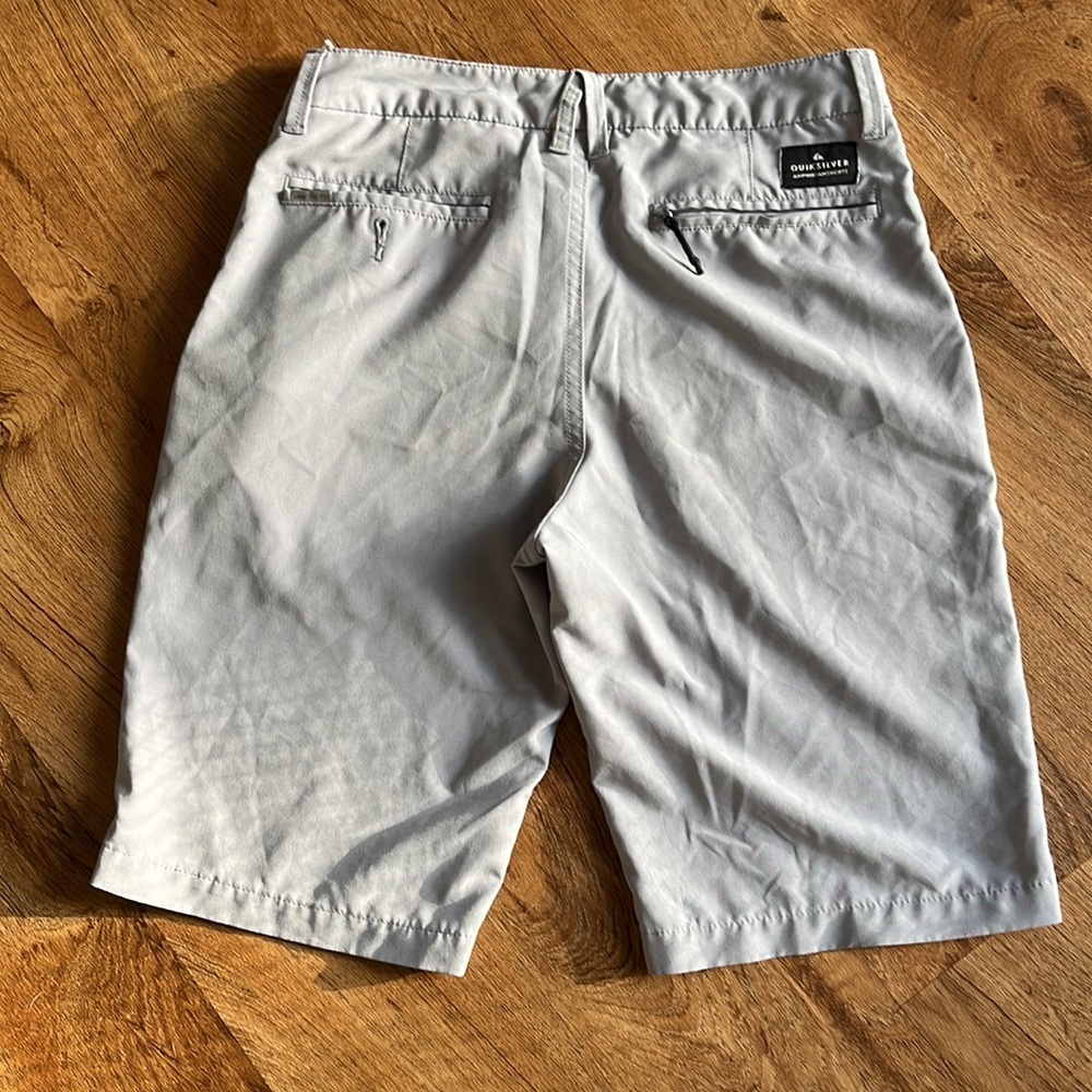 Quicksilver Shorts - Picture 2 of 5